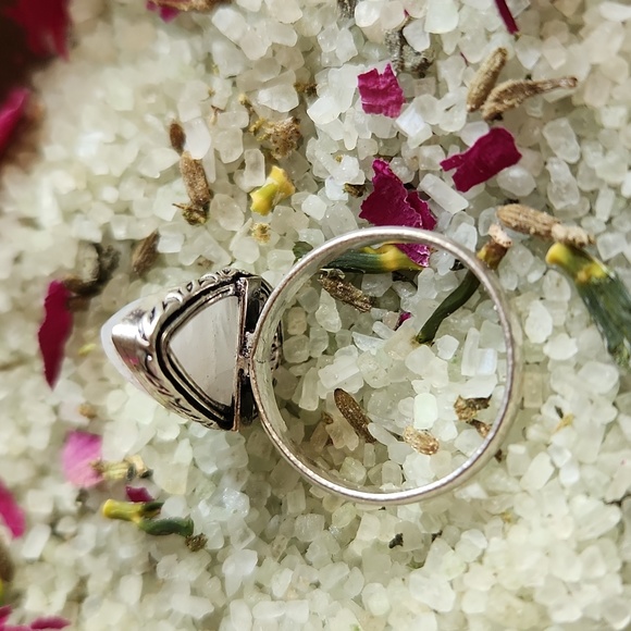 Moonstone sterling silver plated ring - Picture 3 of 4